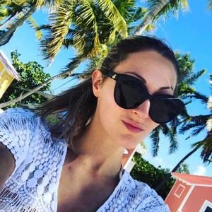 Meet your Posher, Gabriela